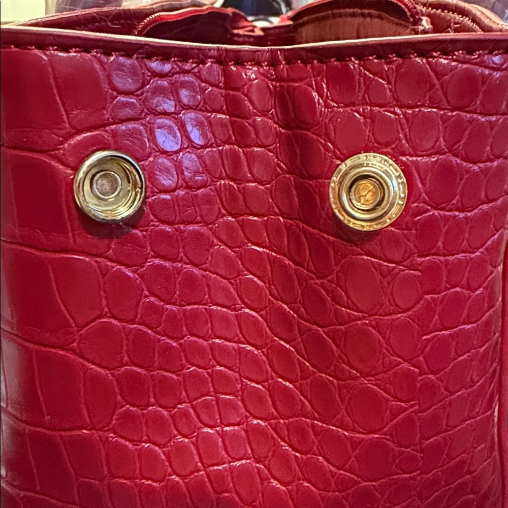 BADGLEY MISCHKA STUDIO Wine Crocodile-Embossed Shoulder Tote Bag - Picture 13 of 13
